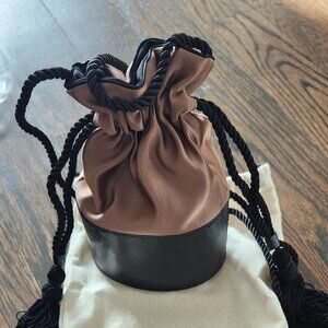 New Hunting Season Lola bucket bag